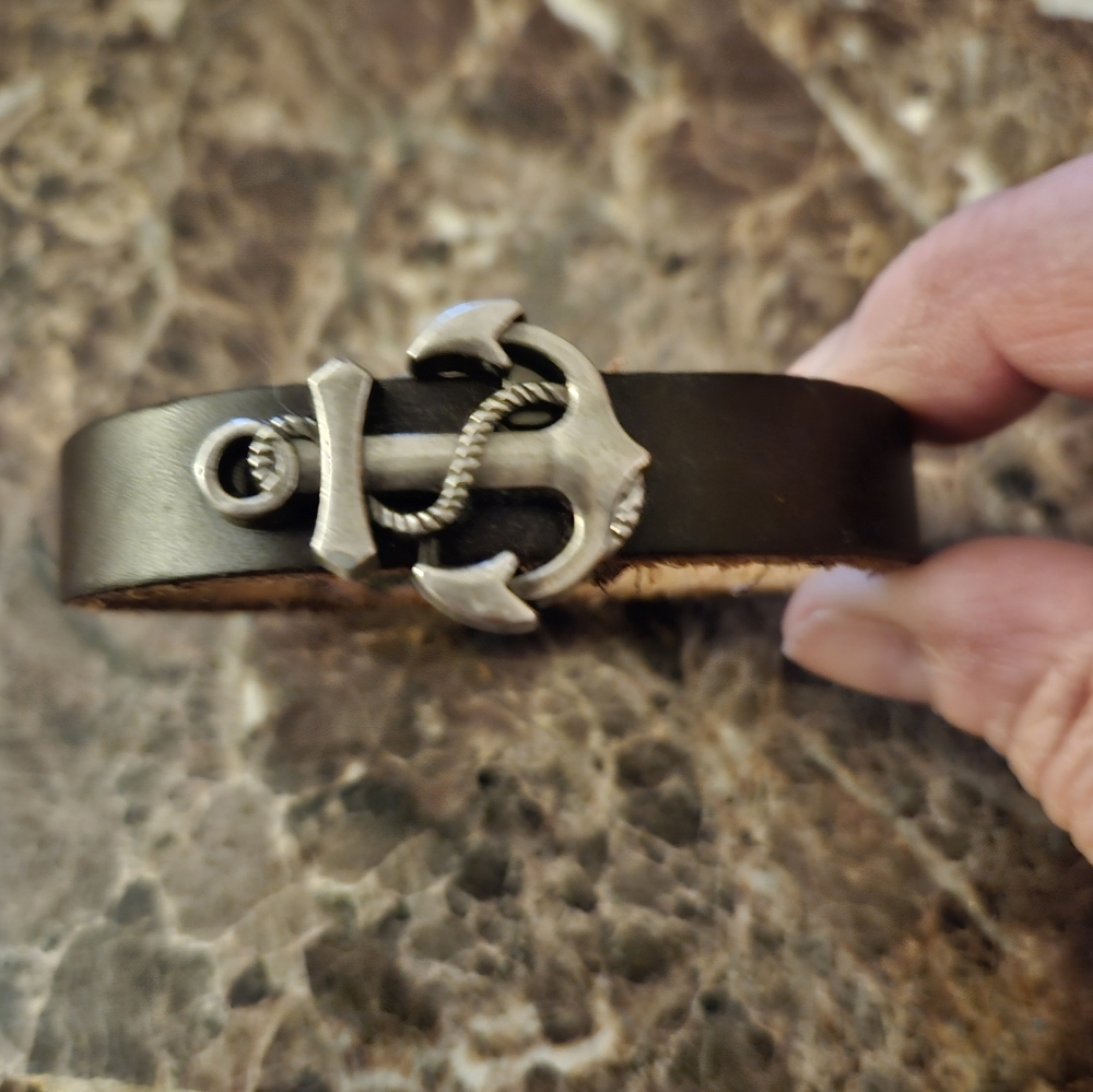 Genuine leather anchor bracelet